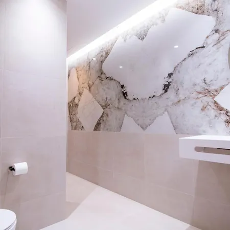 Apartman Moderno Con Terraza En El Centro