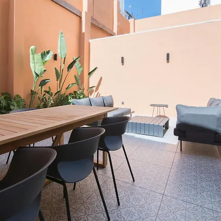 Moderno Con Terraza En El Centro